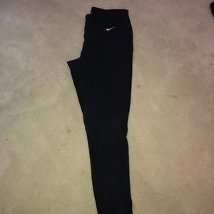 Women’s Nike legend 2.0 dry fit pants. Black.